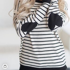 Striped sweater w/ heart elbow patches 🖤